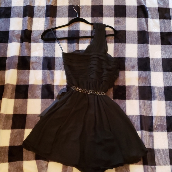 Express Chiffon Chain Belt / One Shoulder Dress - Picture 5 of 6